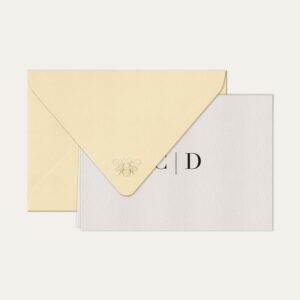 Papel de carta personalizado com monograma duo em preto e envelope bege