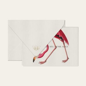 Papel de carta personalizado com ilustração de flamingo e envelope branco