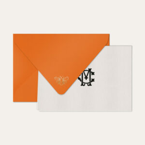 Papel de carta personalizado com monograma clássico em preto e envelope laranja
