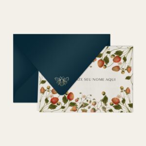 Papel de carta personalizado com ilustração de morangos e envelope azul marinho