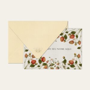 Papel de carta personalizado com ilustração de morangos e envelope bege