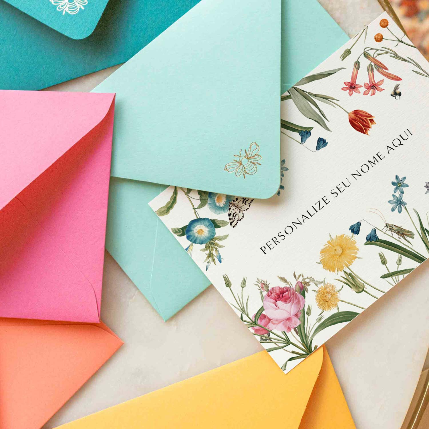 Cartão Personalizado floral que pode ser usado como papel de carta junto com envelope colorido azul