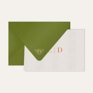Papel de carta personalizado com monograma abelha e envelope verde militar