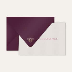 Papel de carta personalizado com nome clássico em pink e envelope vinho