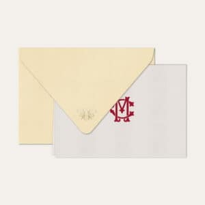 Papel de carta personalizado com monograma clássico em bordo e envelope bege