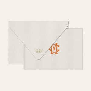Papel de carta personalizado com monograma clássico em laranja e envelope branco