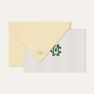 Papel de carta personalizado com monograma clássico em verde escuro e envelope bege