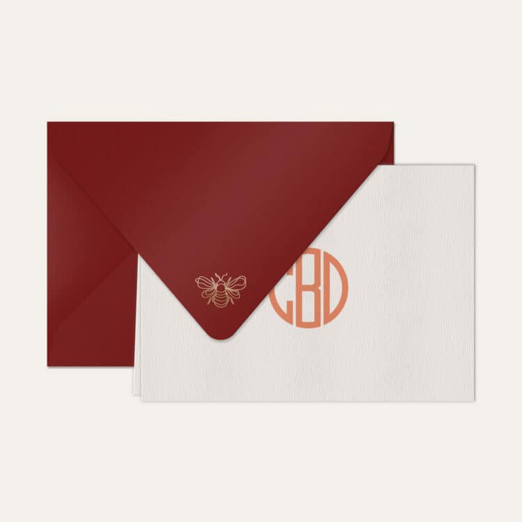 Papel de carta personalizado com monograma gatsby em coral e envelope bordo