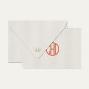 Papel de carta personalizado com monograma gatsby em coral e envelope branco